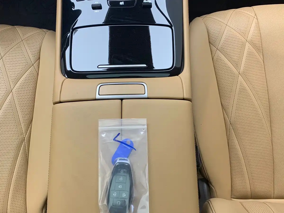 Denza D9 2025 2025 Model DM-i Smart Drive Edition 1020 AWD Flagship