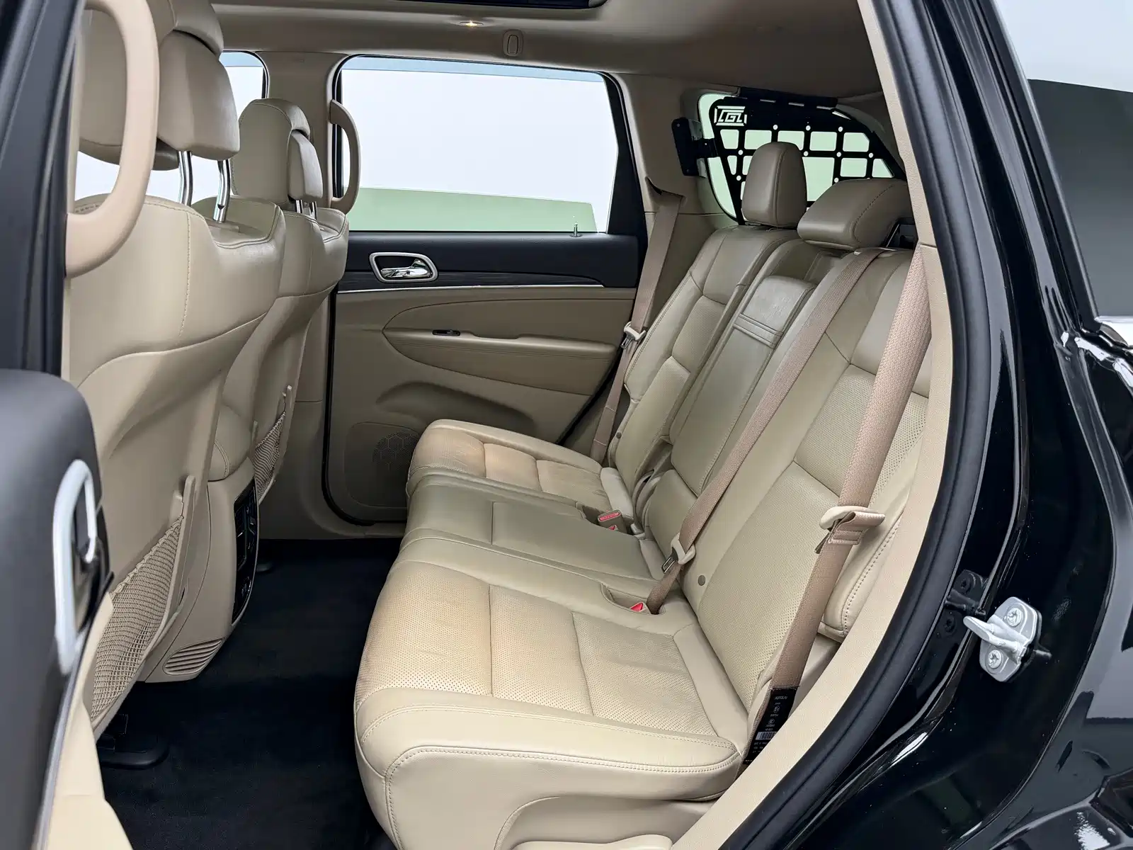 Photo 22 - Jeep Grand Cherokee (Import)