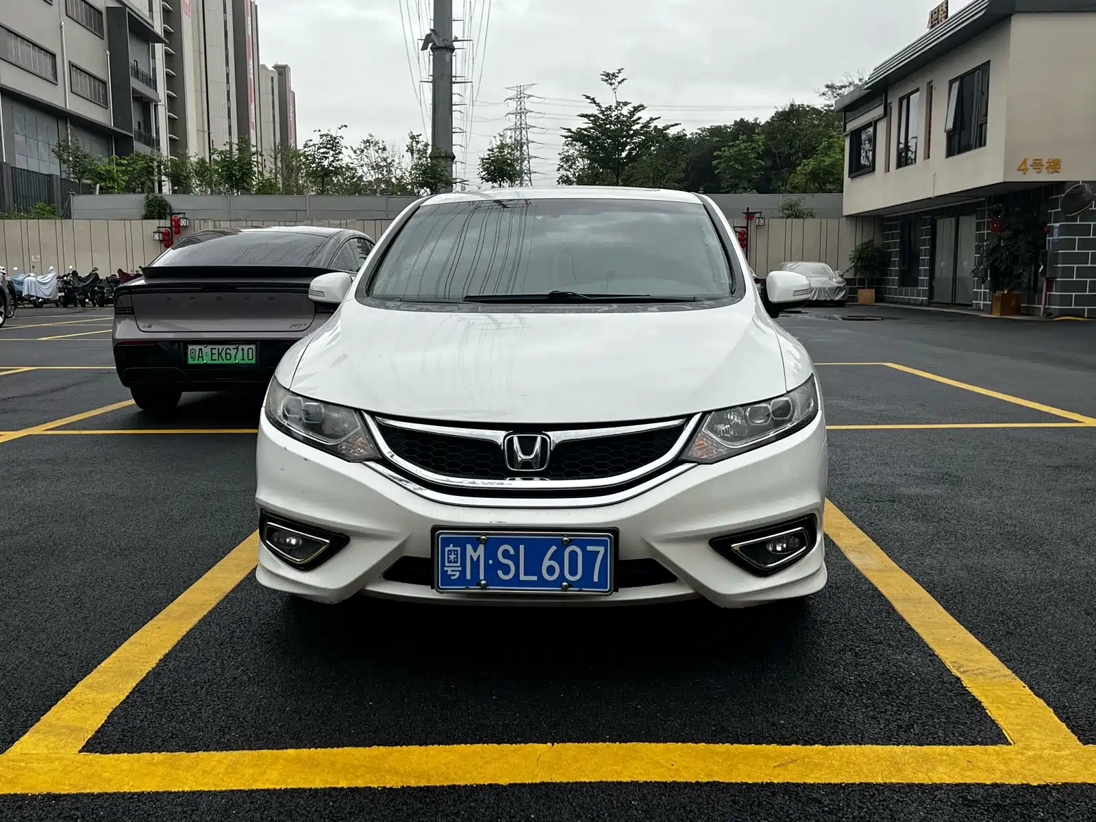 Фото 2 - Honda Jade