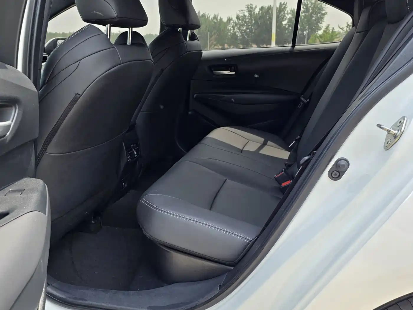 Toyota Levin 2022 Dual Engine 1.8H E-CVT Progressive Edition фото 11