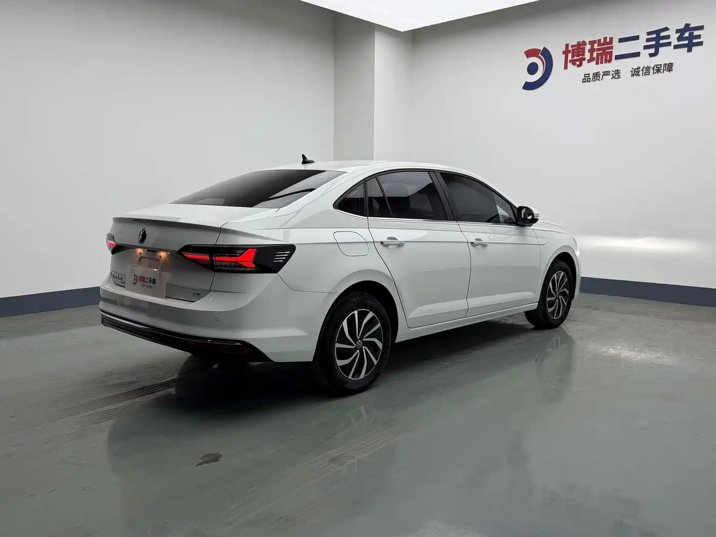 Volkswagen Lavida 2023 New Sharp 1.5L Auto Aspiration Edition фото 5