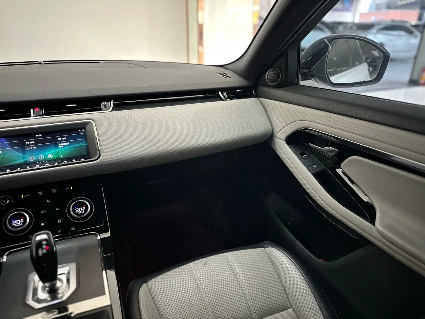 Land Rover Range Rover Evoque 2020 249PS R-DYNAMIC S Sport Edition фото 12