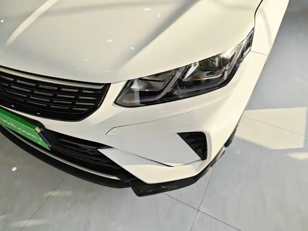 Фото 24 - Geely Binyue