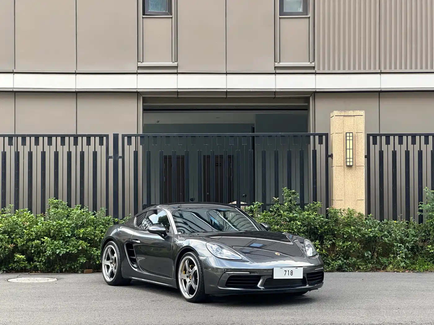 Porsche 718 2018 Cayman 2.0T фото 2
