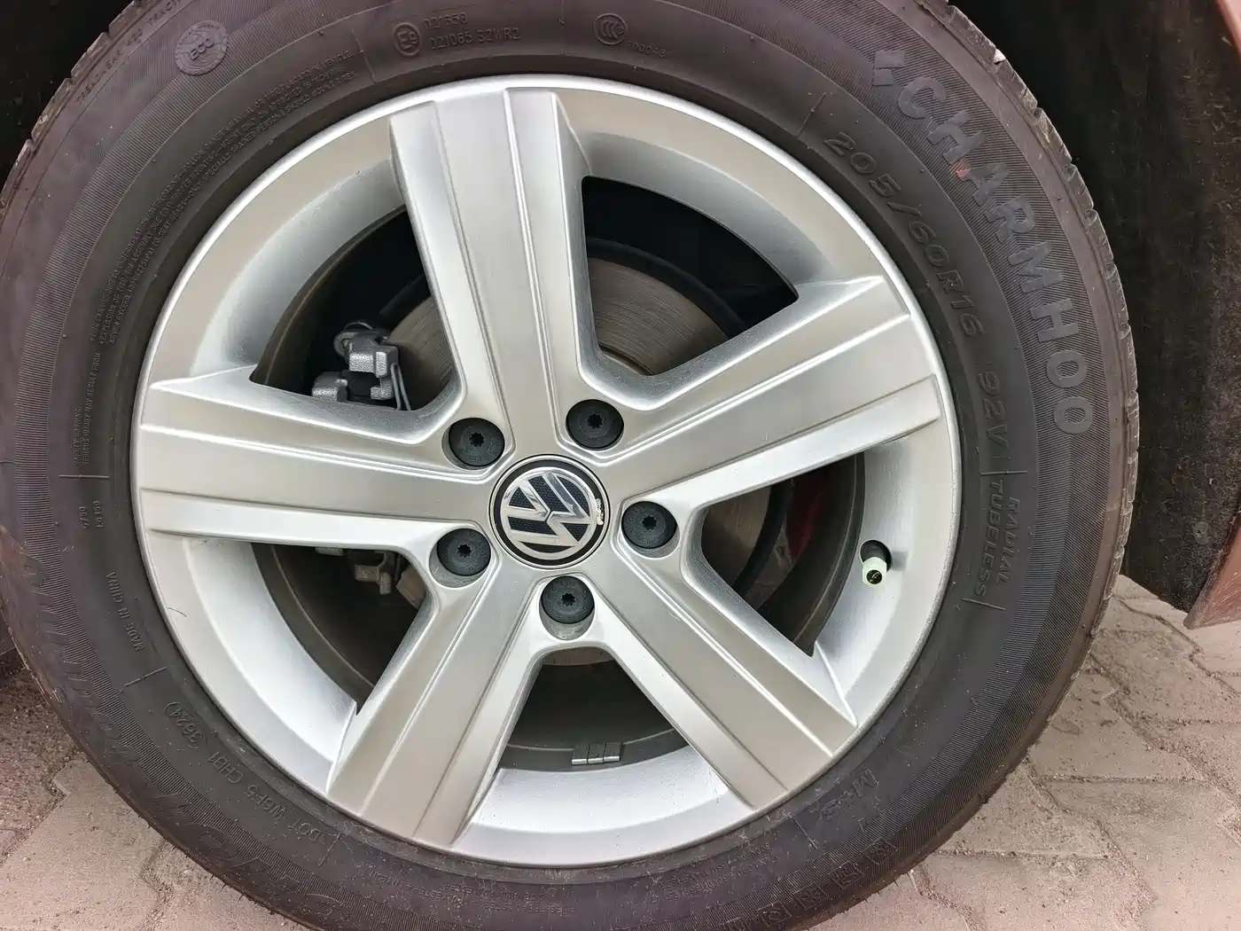 Volkswagen Lamando 2015 230TSI DSG Style фото 11