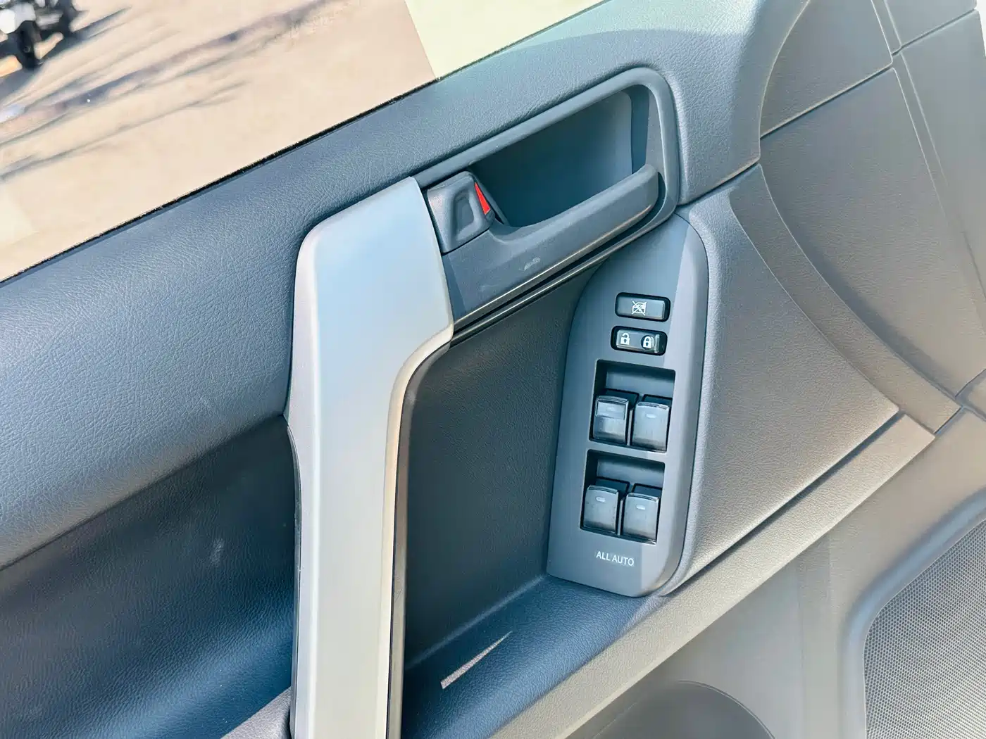 Toyota Prado 2016 2.7L Auto Standard Edition фото 11