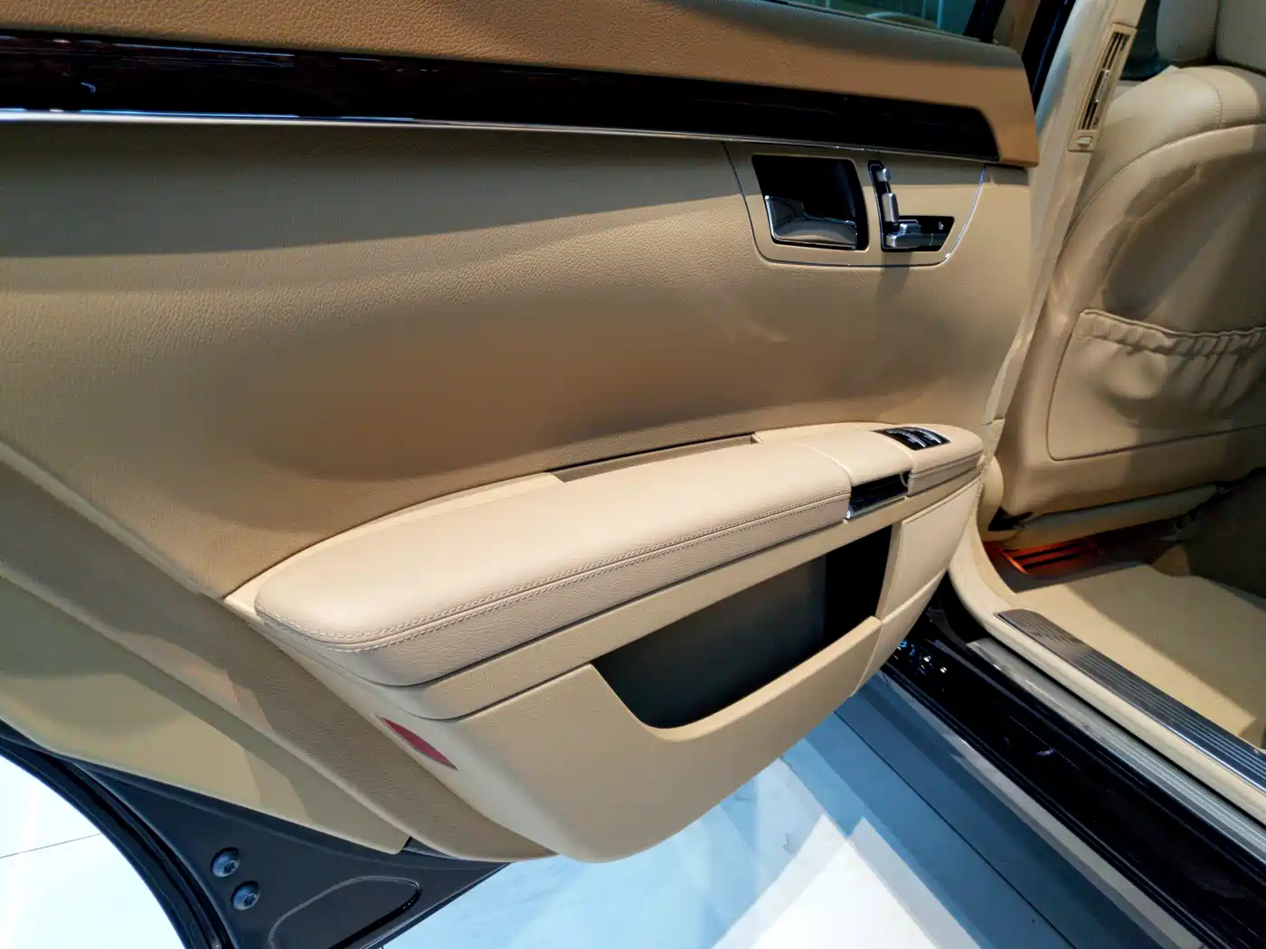 Mercedes-Benz S-Class 2012 S 300 L Premium Grand Edition фото 24