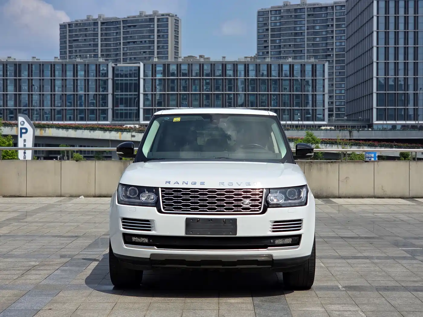 Land Rover Range Rover 2015 3.0 SC V6 Vogue SE Genesis Extended Edition фото 2