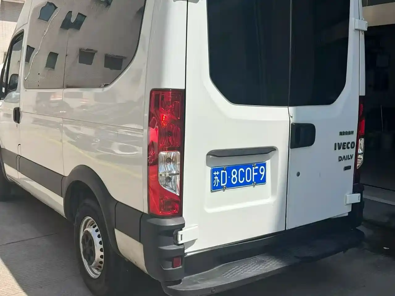 Photo 4 - Iveco Daily