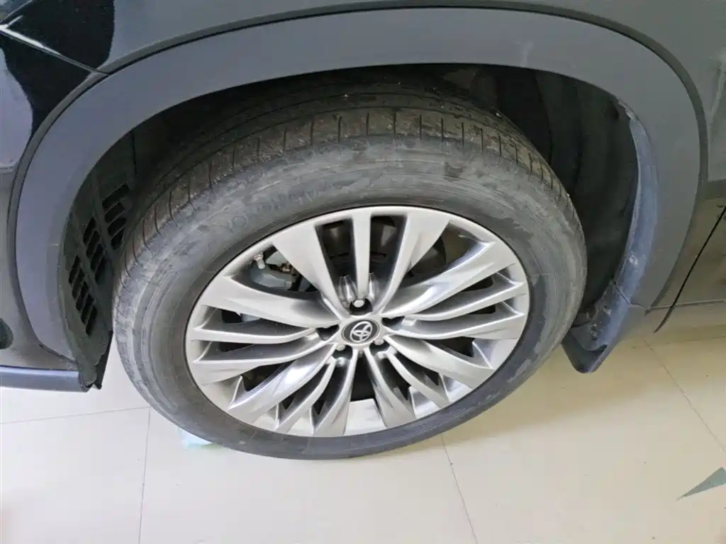 Toyota Highlander 2022 Hybrid 2.5L 4WD Luxury 7-Seater фото 23