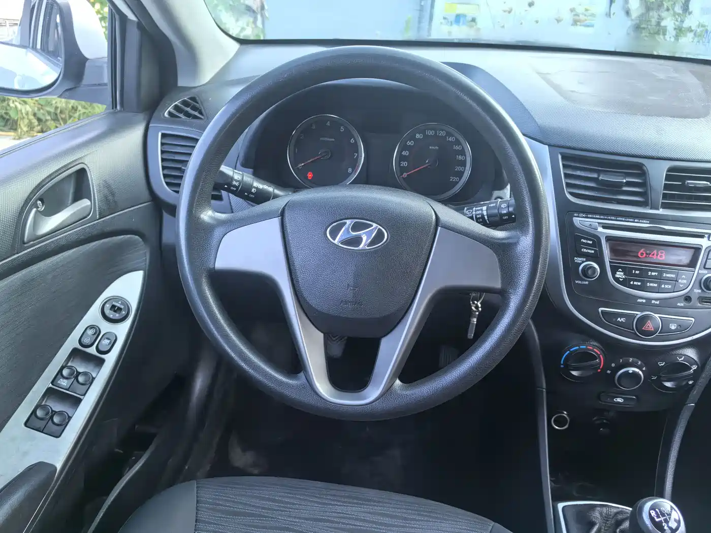 Hyundai Reina 2015 2014 1.4L Manual GLX