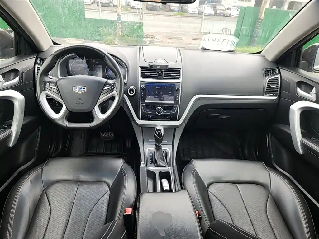 Фото 10 - Geely Emgrand