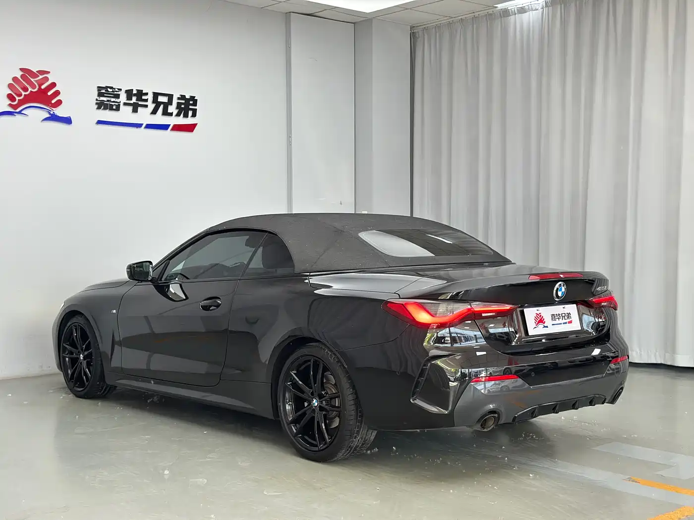 BMW 4 Series 2022 425i Convertible M Sport Shadow Night Package фото 14