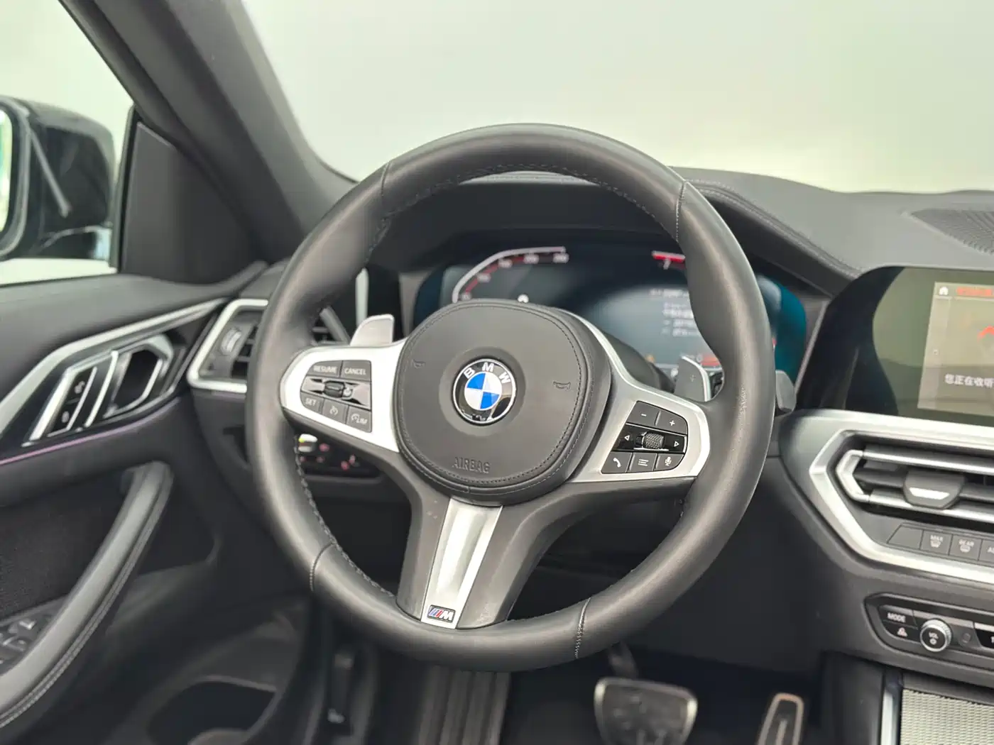BMW 4 Series 2022 425i Convertible M Sport Shadow Night Package фото 36