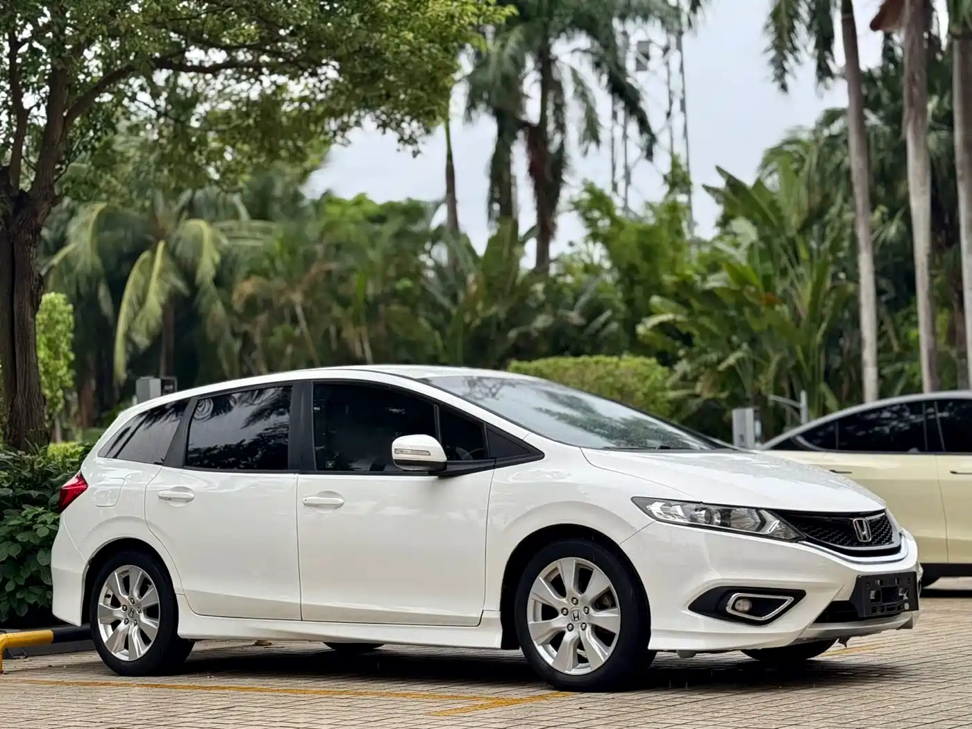 Honda Jade 2014 2013 1.8L Automatic Comfort Edition 5-seater