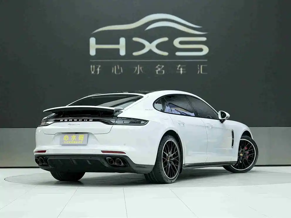 PORSCHE PANAMERA