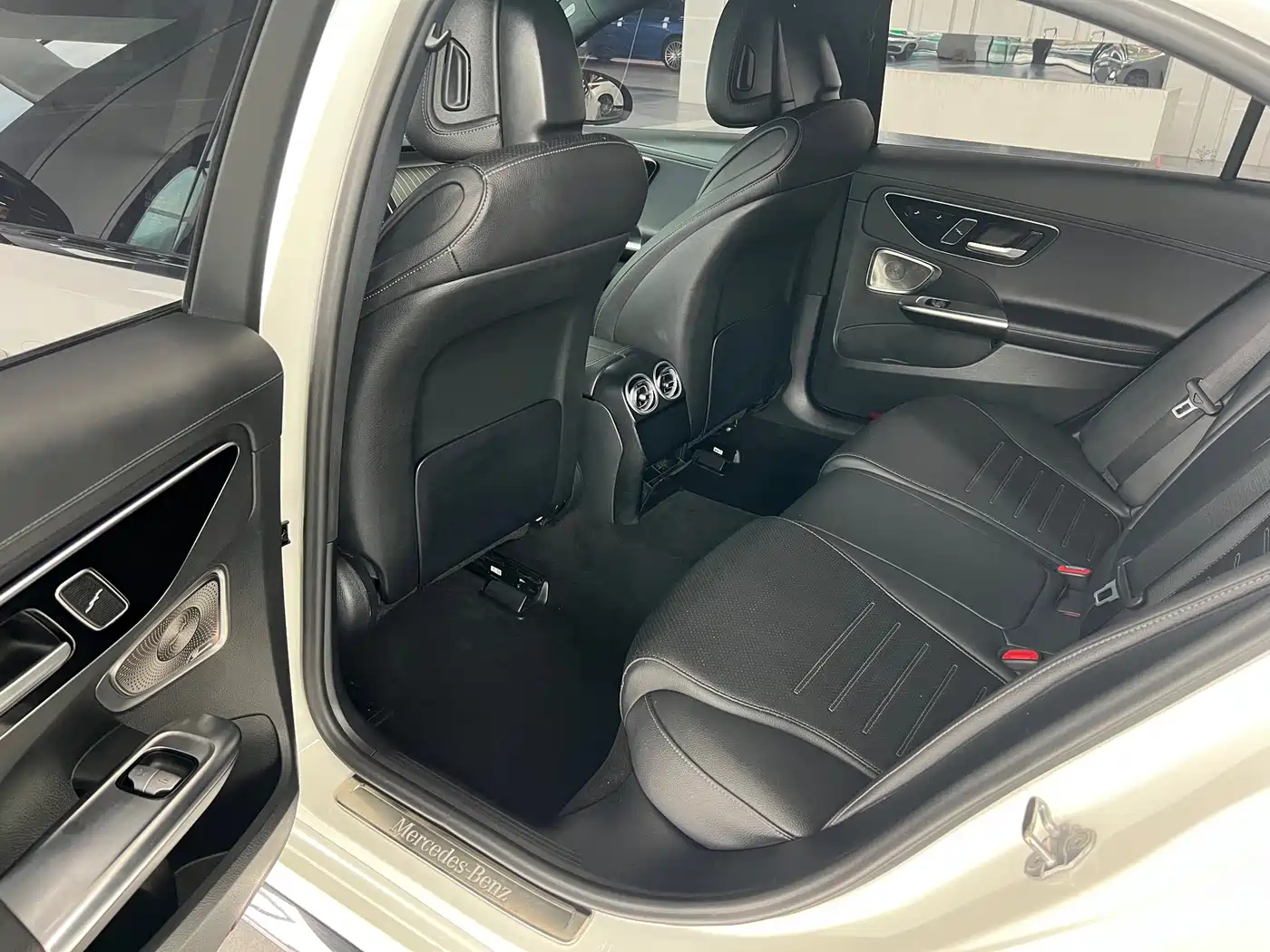 Mercedes-Benz C-Class 2023 C 260 L Night Edition Sport фото 14