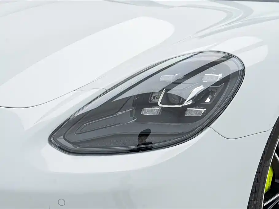 PORSCHE PANAMERA NEW ENERGY