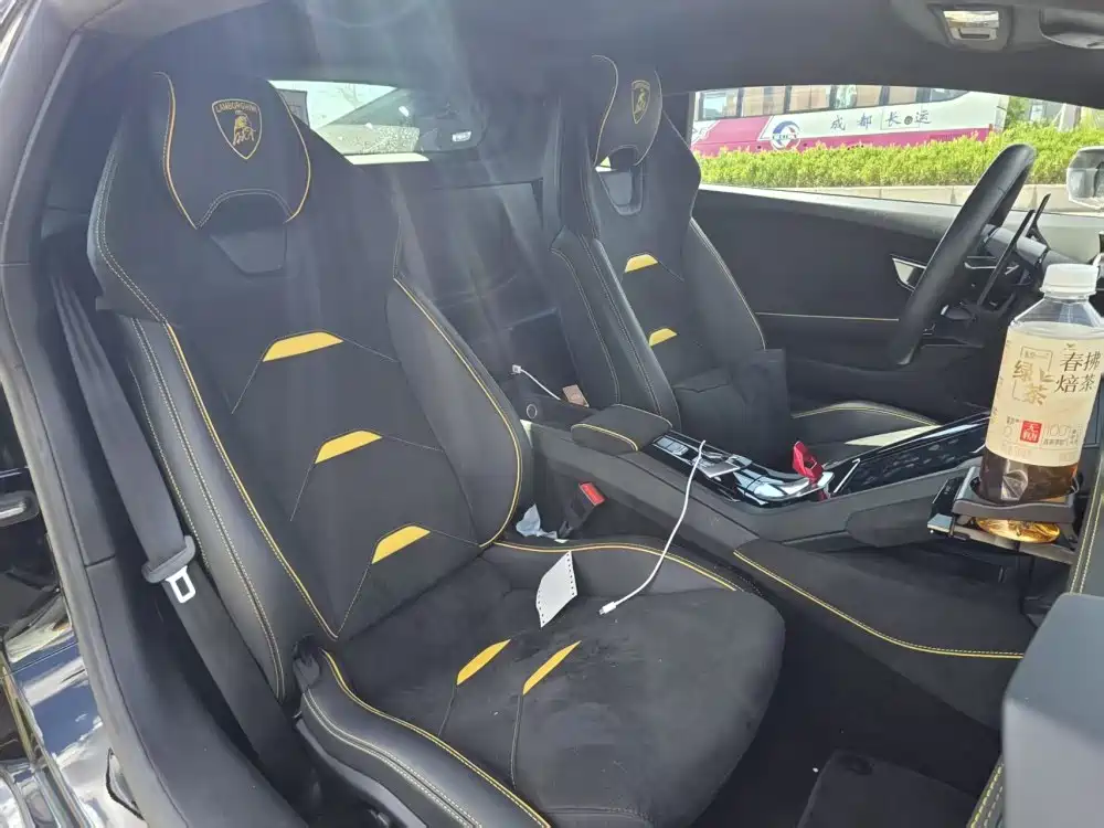 LAMBORGHINI HURACÁN