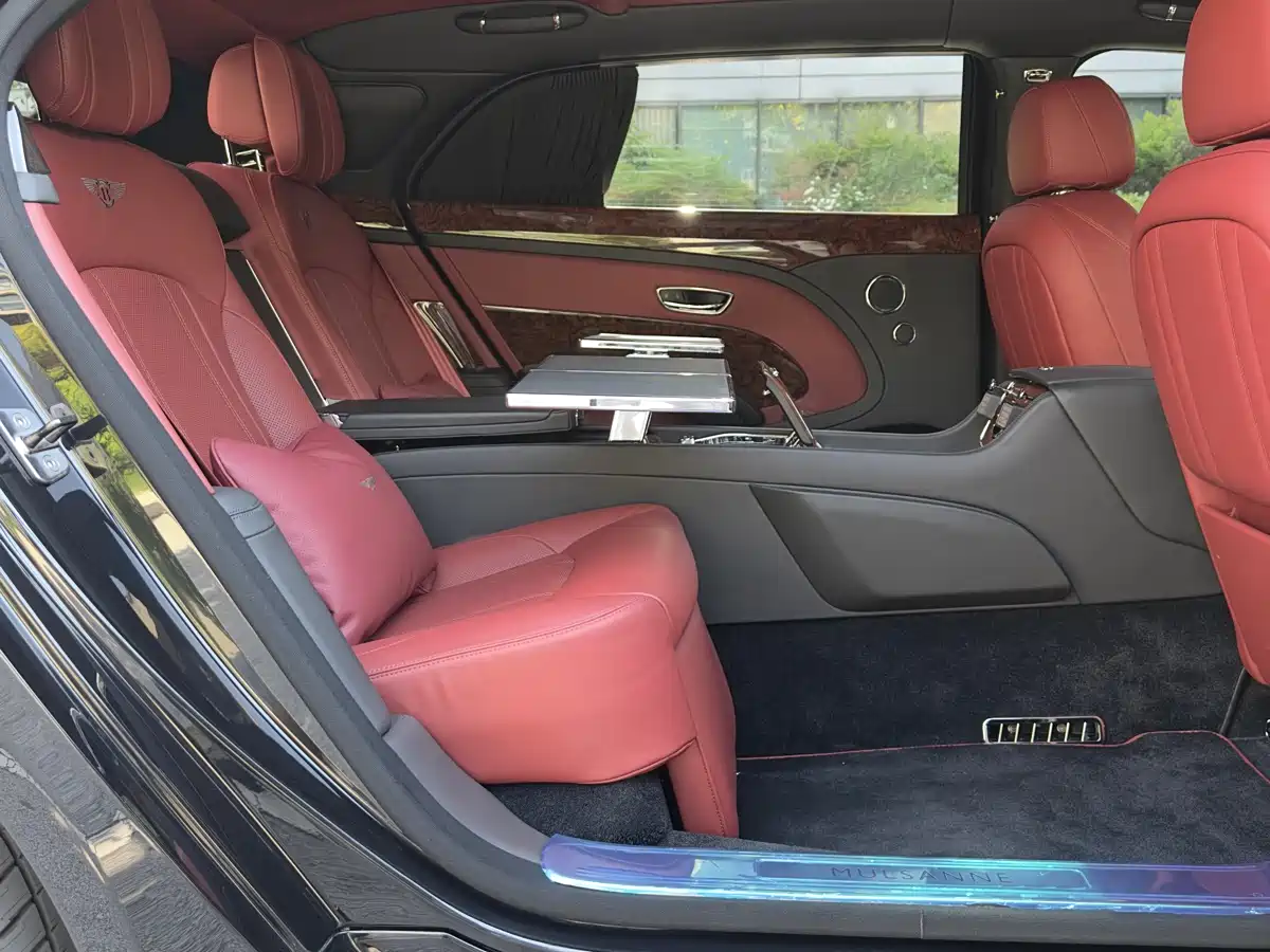Bentley Mulsanne 2017 6.8T Long Wheelbase фото 16