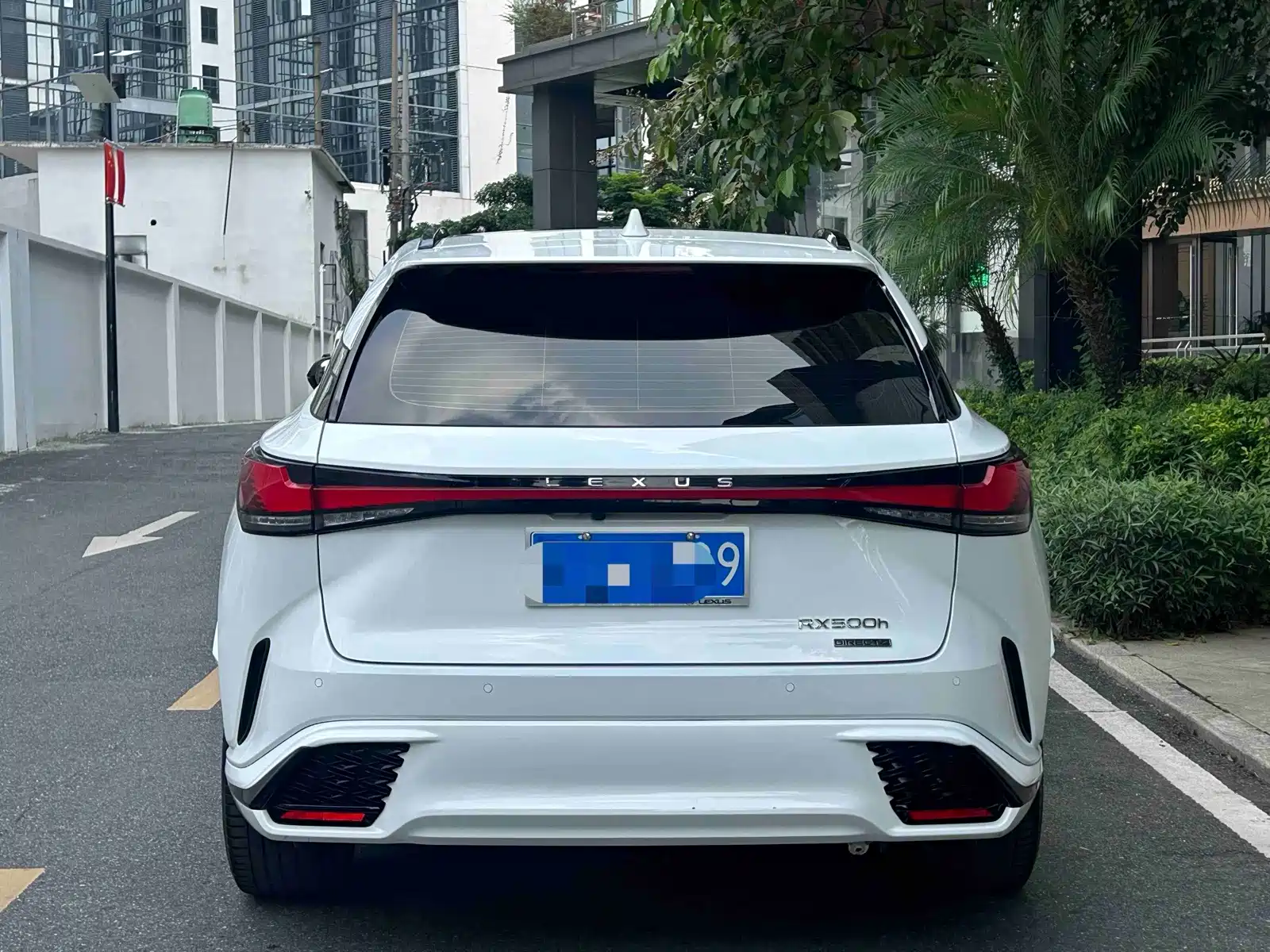 Фото 4 - Lexus RX