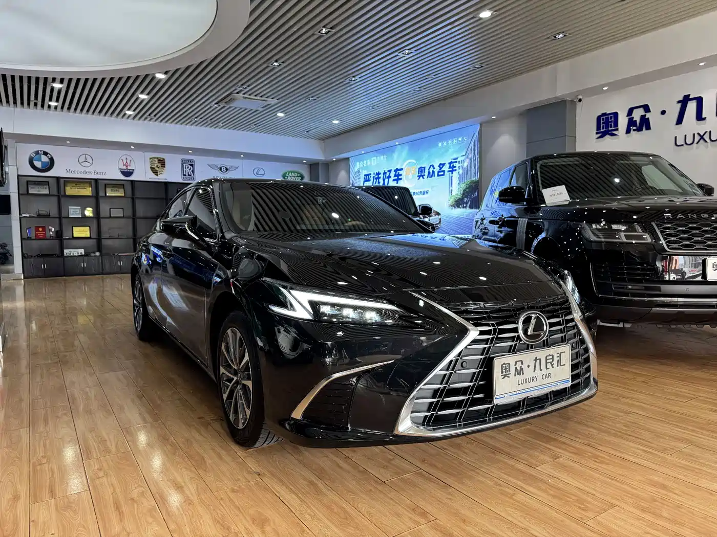 Lexus ES 2025 200 Ultimate Edition фото 3