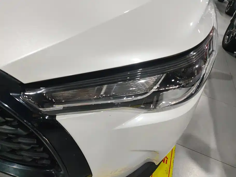 Photo 5 - Toyota Corolla Cross