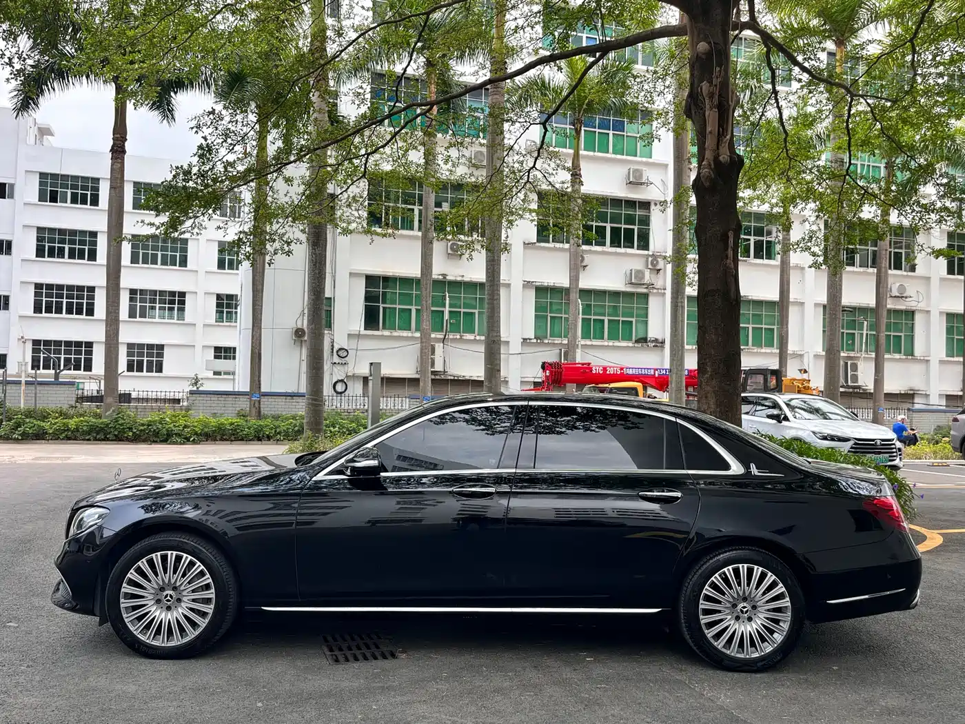 Mercedes-Benz E-Class 2020 E 300 L Fashion фото 18