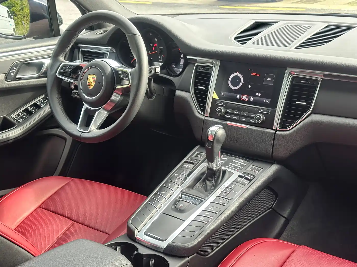 Porsche Macan 2017 Macan 2.0T фото 15