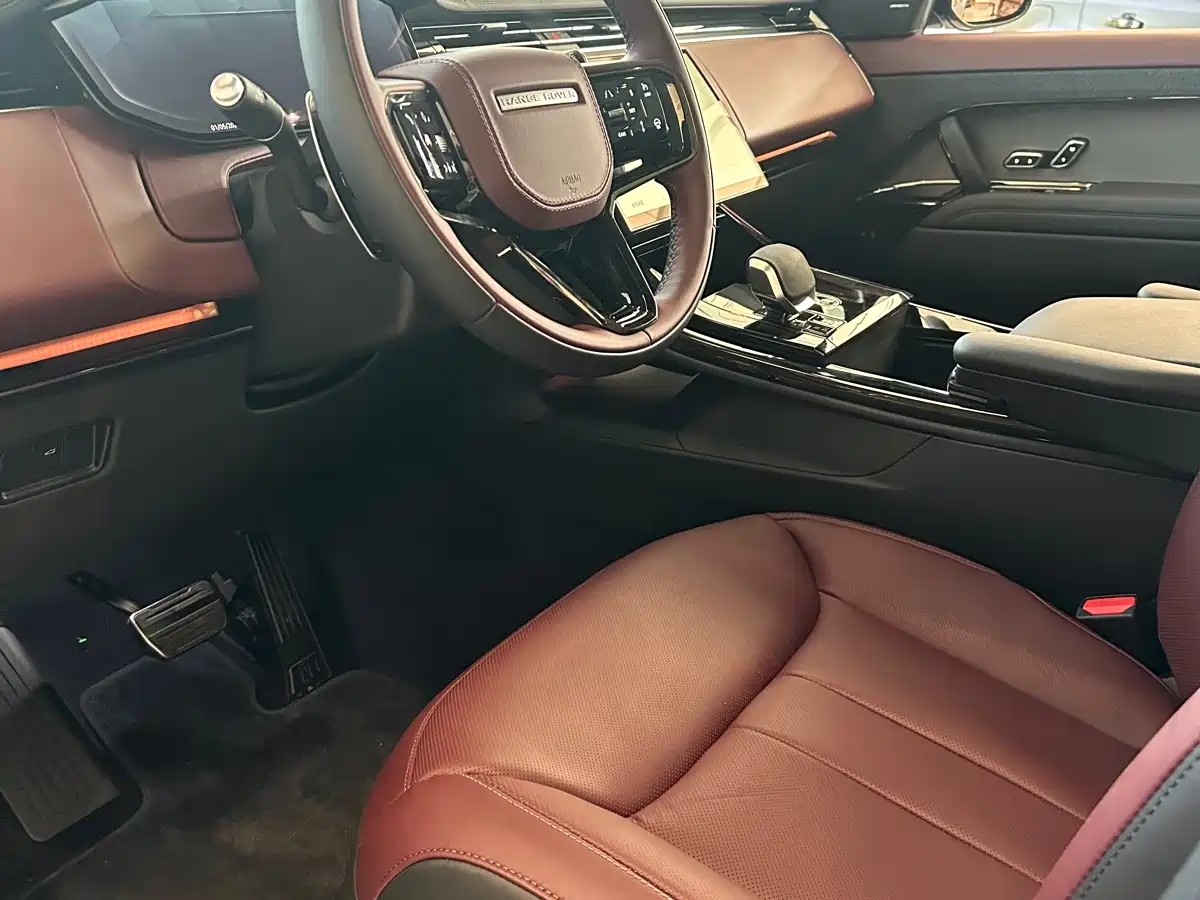 Land Rover Range Rover Sport 2025 400PS Dynamic SE фото 3