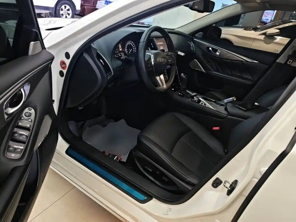 Infiniti Q50L 2019 2018 2.0T Premium Edition (China VI)