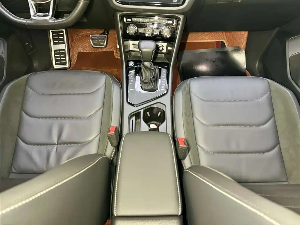 Volkswagen Tiguan L 2021 330TSI Automatic 2WD R-Line Premium фото 20