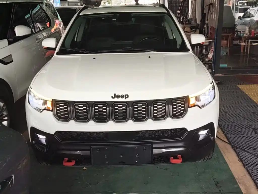 Фото 3 - Jeep Compass