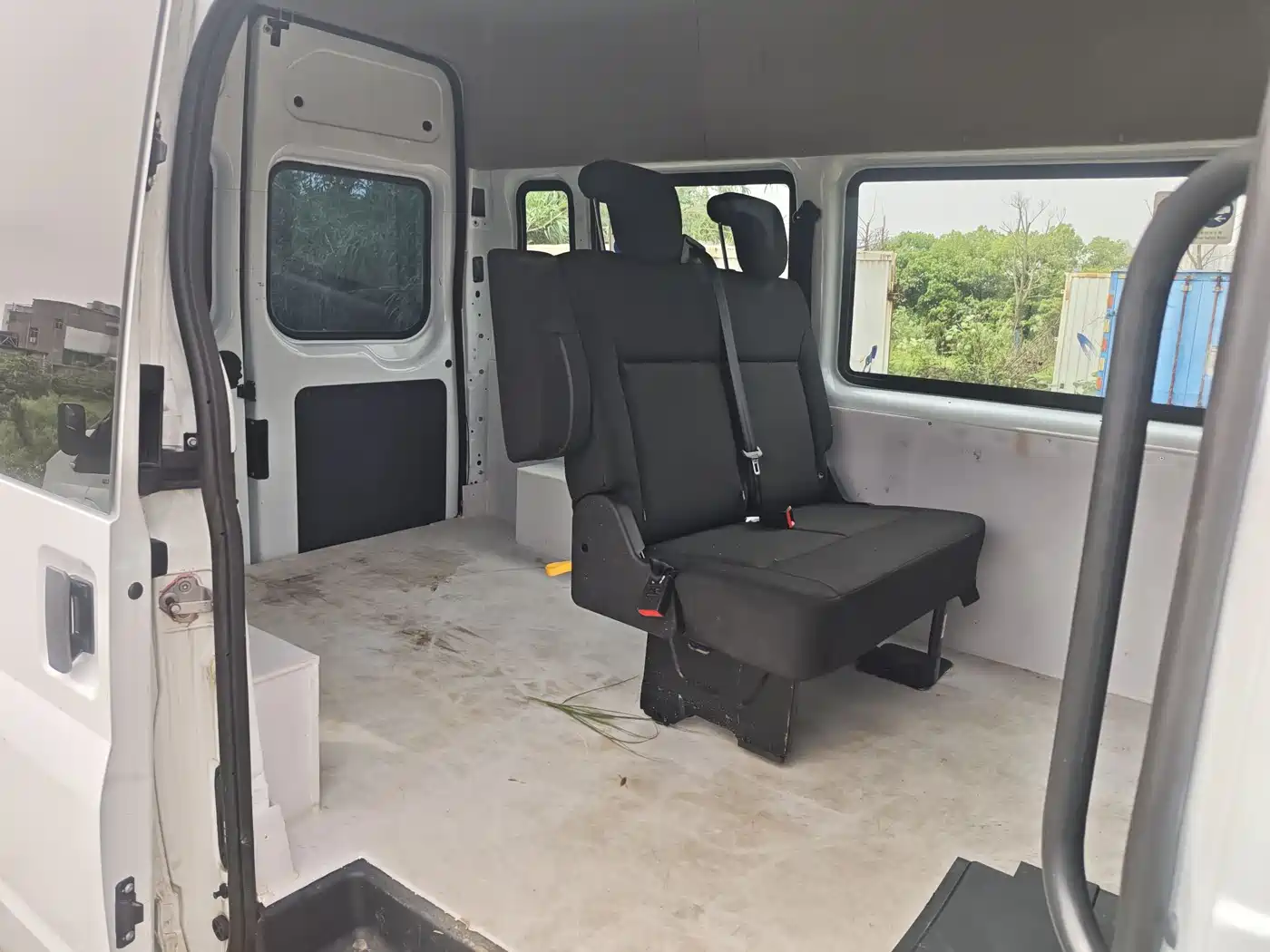 Jiangling JMC Fushun 2025 2025 Model 2.0T 6MT Diesel Short Wheelbase Medium Roof Commercial MPV 5/6 Seats
