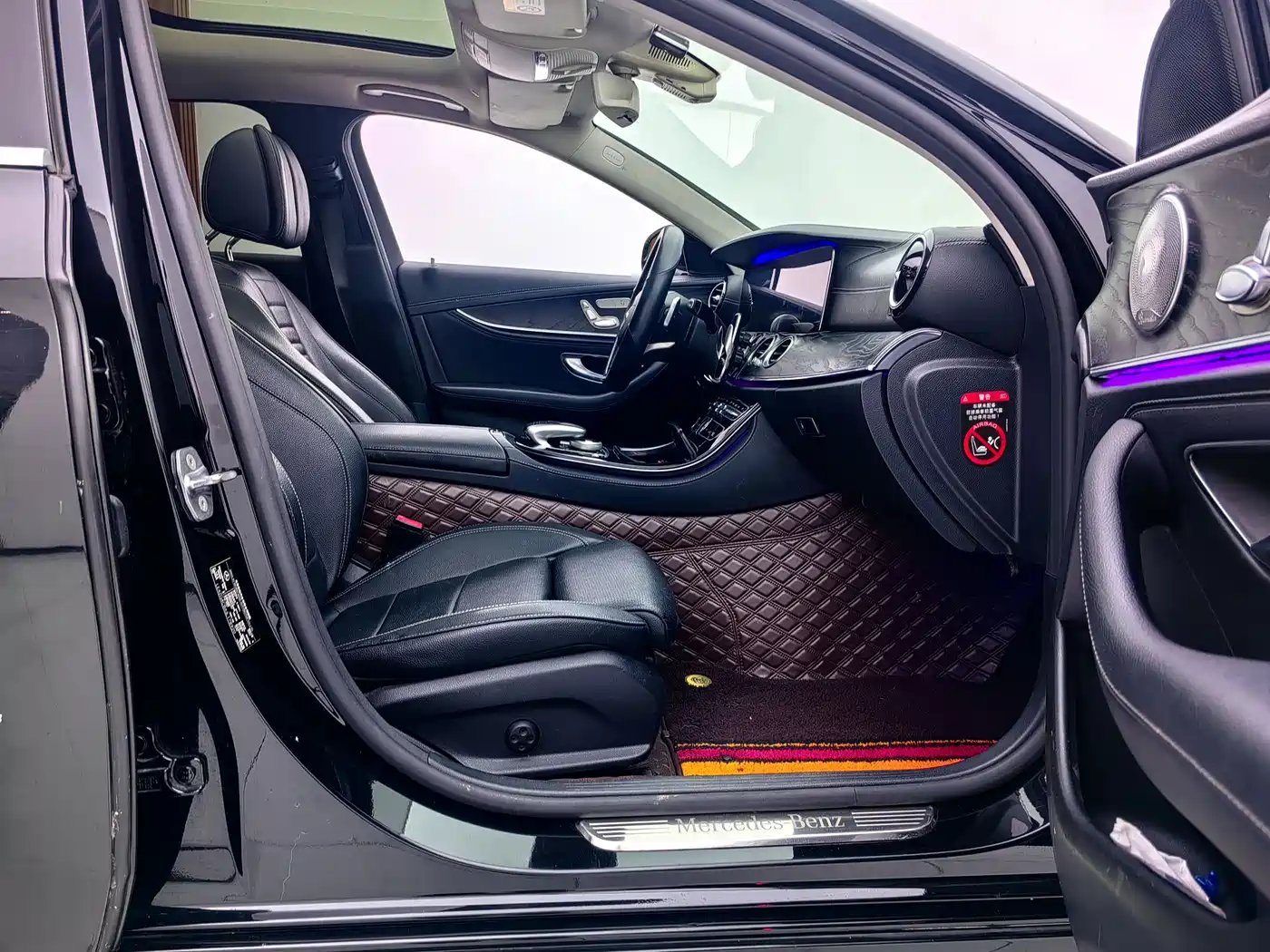 Mercedes-Benz E-Class 2018 E 200 L Sport фото 10