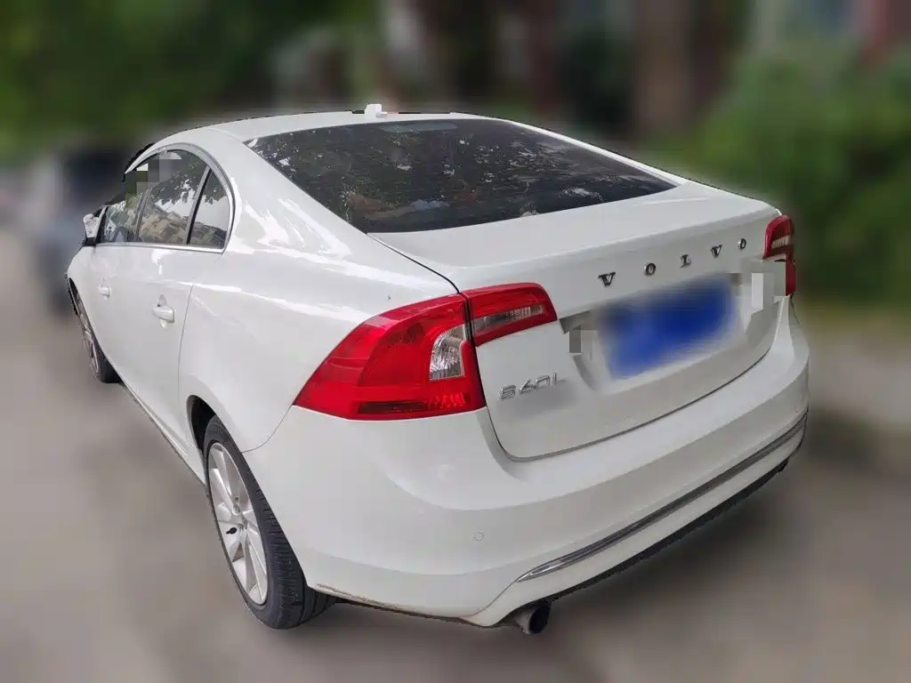 صورة 4 - Volvo S60