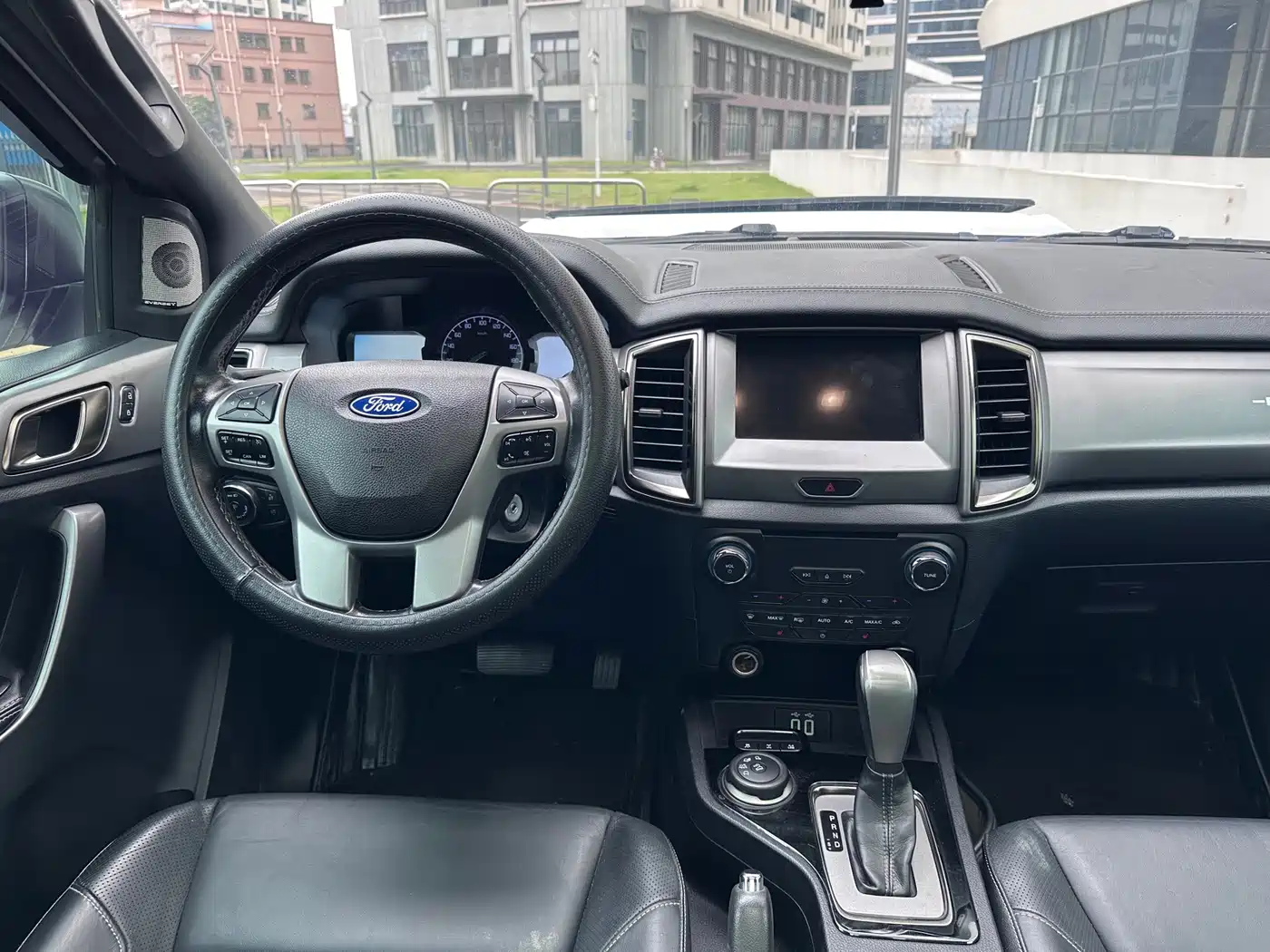 Ford Everest 2018 2017 2.0T Gasoline Automatic 4WD Luxury Edition 5-Seater