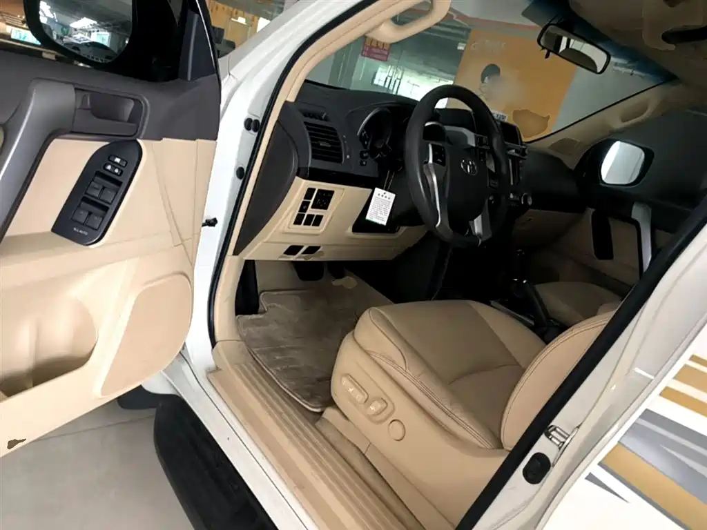Toyota Prado 2015 2.7L Automatic Luxury фото 16