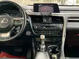 Фото 22 - Lexus RX