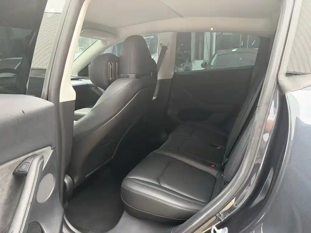 Фото 8 - Tesla Model Y