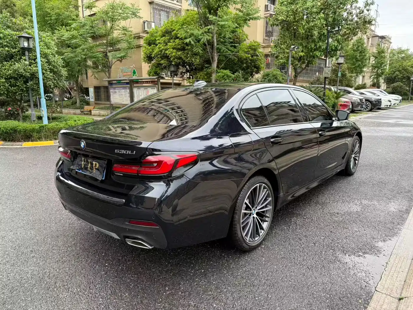 BMW 5 Series 2023 530Li Leading M Sport Package фото 4