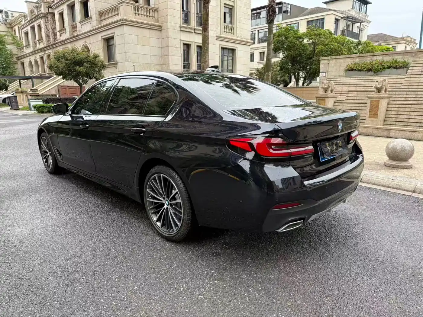 BMW 5 Series 2023 530Li Leading M Sport Package фото 5