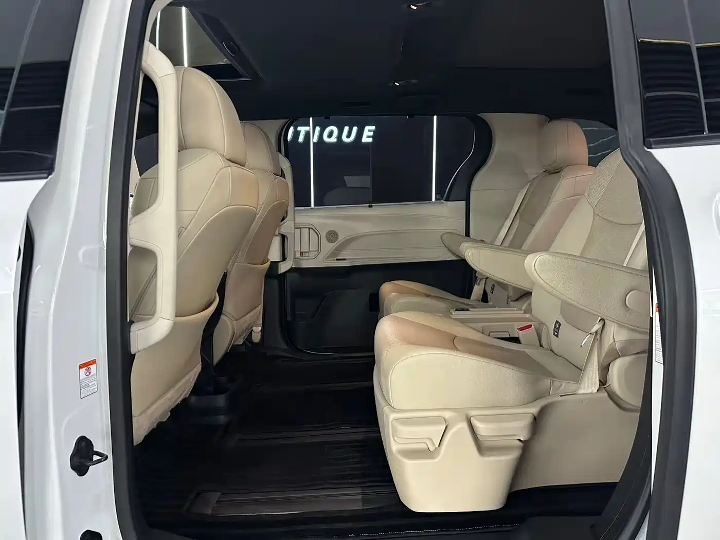 Toyota Granvia 2023 2.5L Hybrid Prestige PLUS Edition фото 5