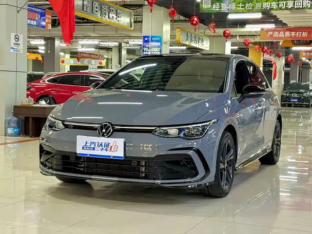 Volkswagen Golf 2023 Facelift 280TSI DSG R-Line Lite — фото 1