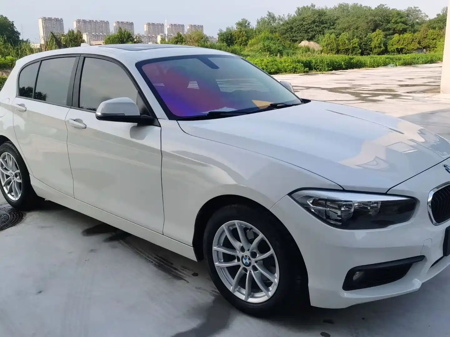 Photo 3 - BMW 1 Series (Import)
