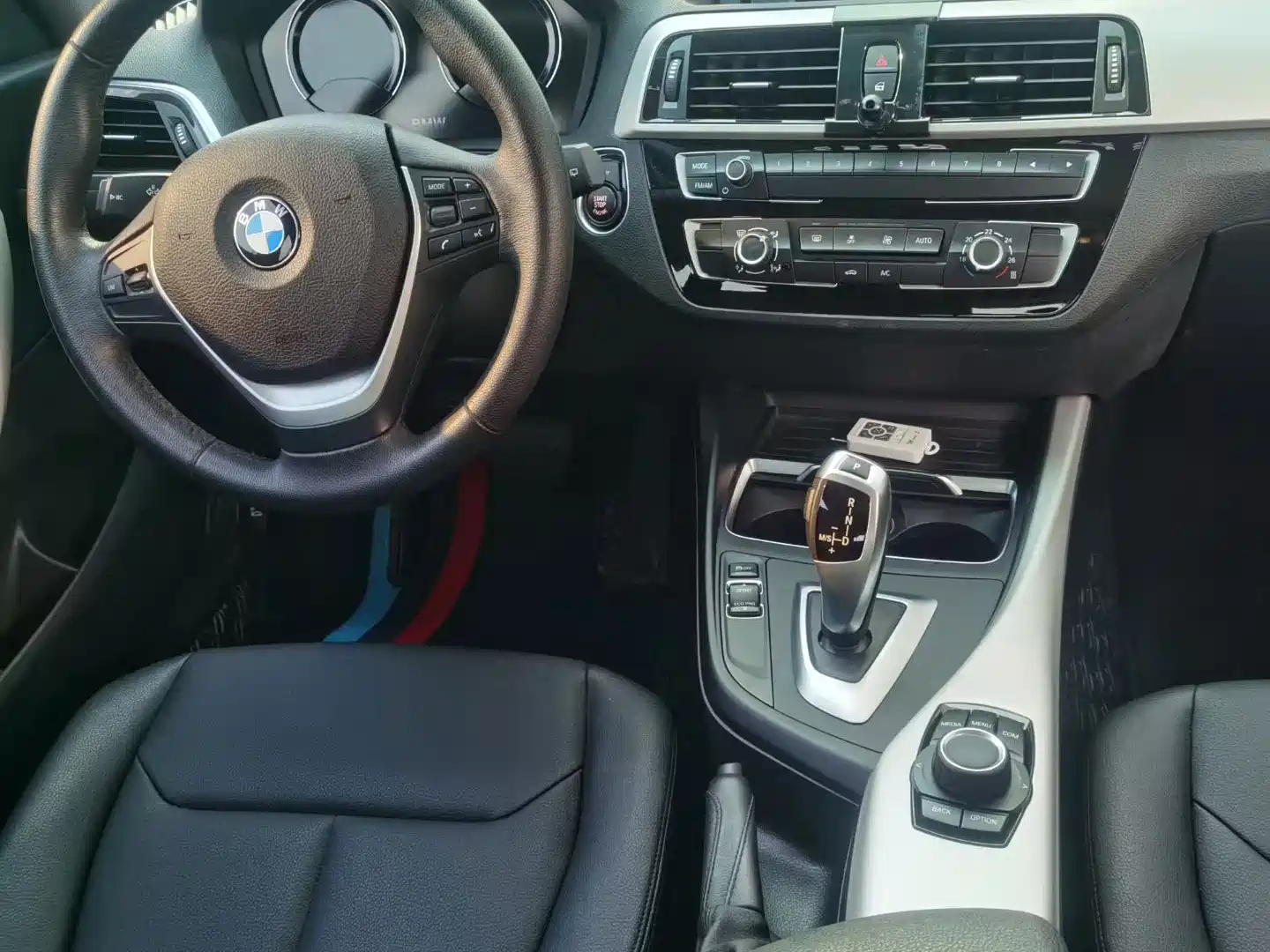 Photo 7 - BMW 1 Series (Import)