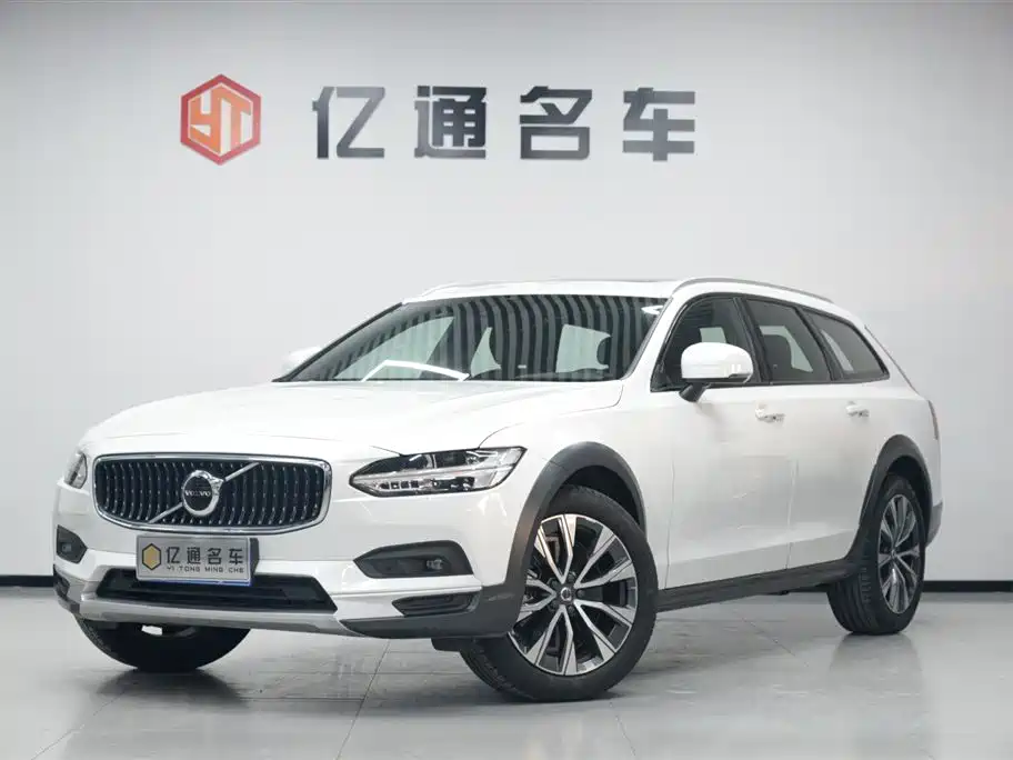 Volvo V90 2023 2021 Model Cross Country B5 AWD Smart Edition
