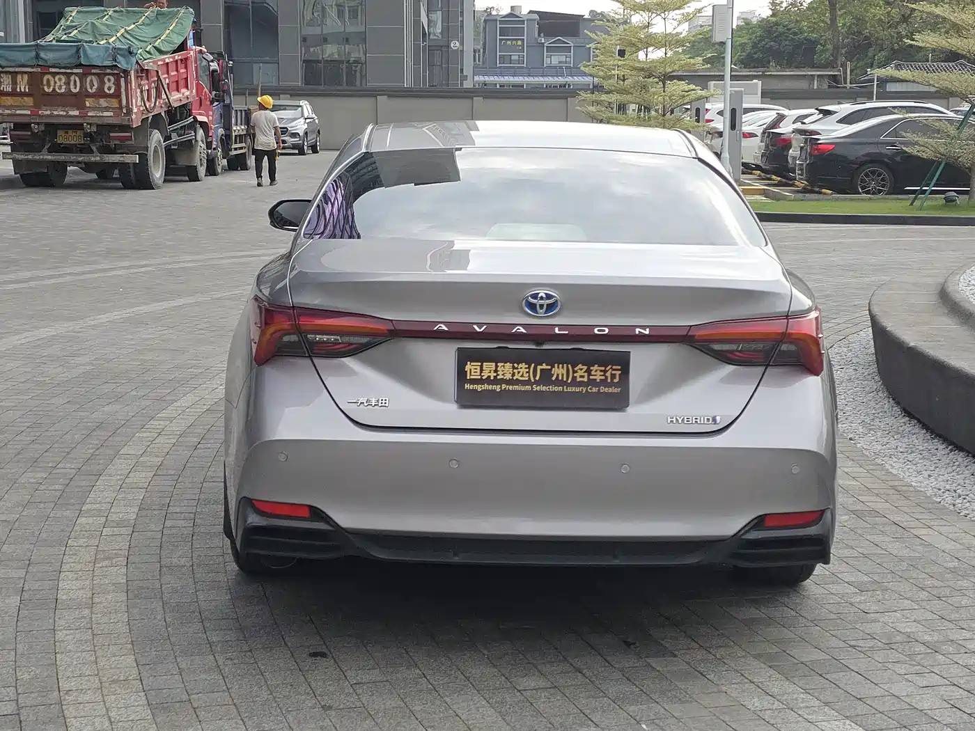 Toyota Avalon 2019 Hybrid 2.5L Luxury Edition China V фото 5