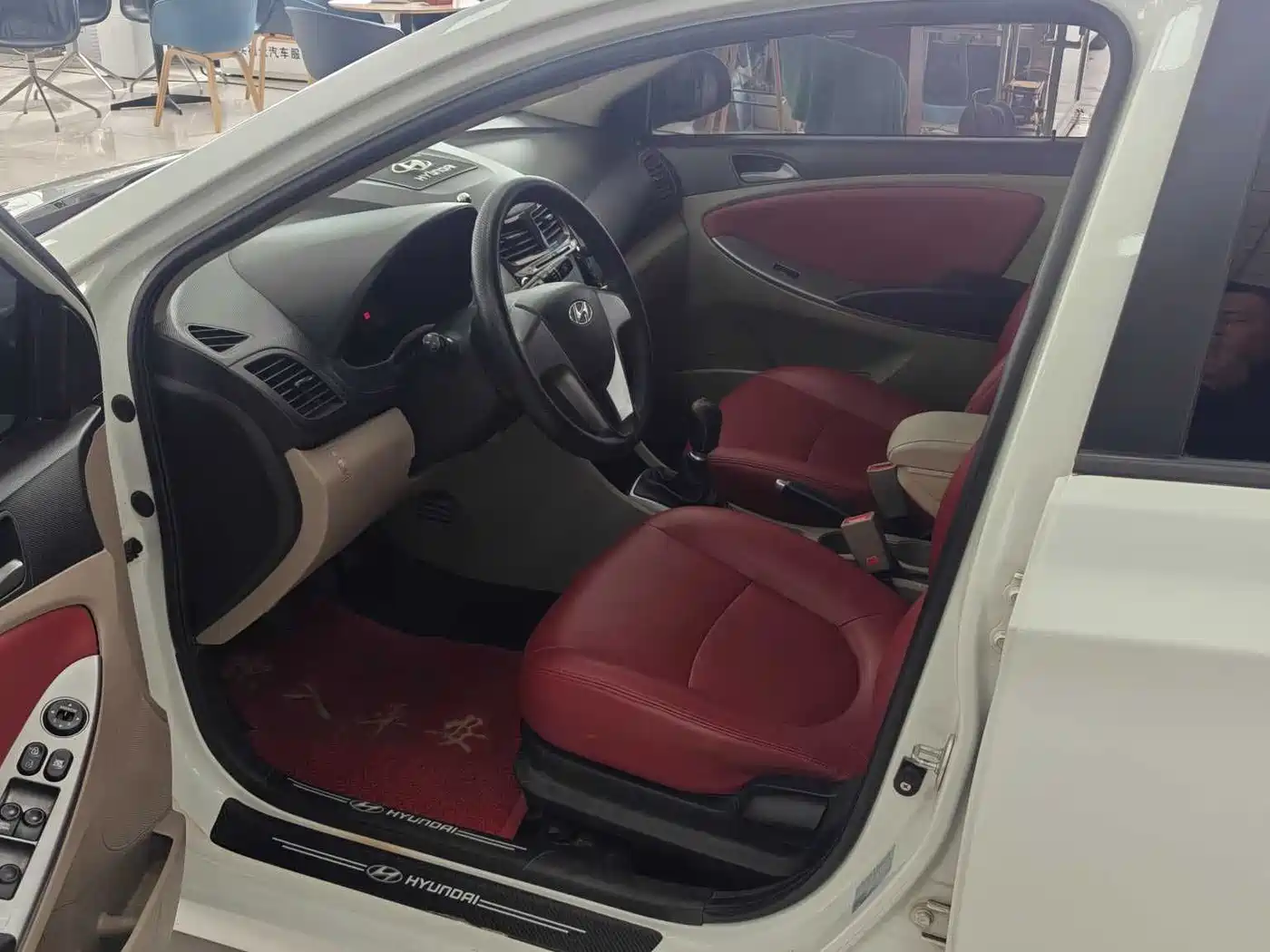 Hyundai Verna 2014 1.4L Manual Smart GLS фото 13