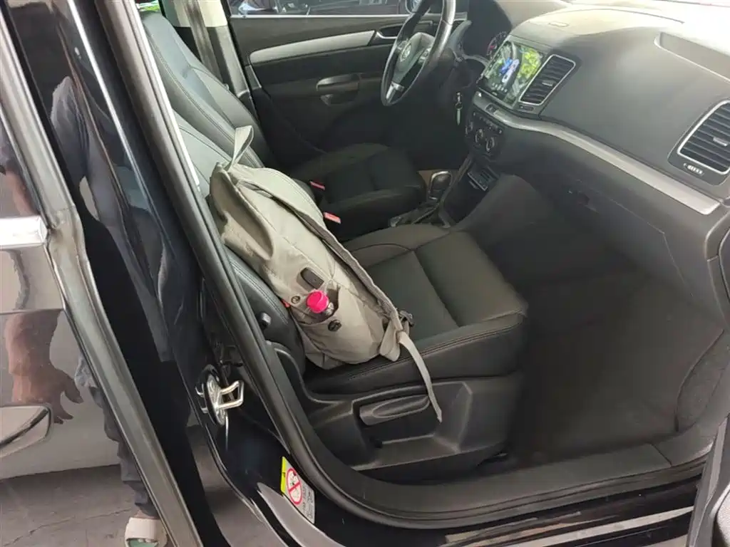 Volkswagen Sharan 2014 2.0TSI Standard фото 25